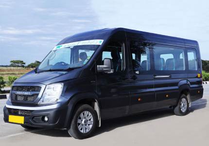 17 Seater Urbania Traveller Rental