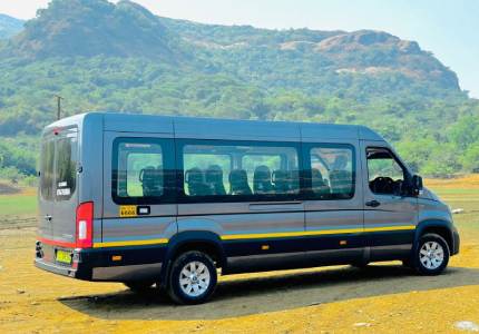 17 Seater Urbania Traveller Rental