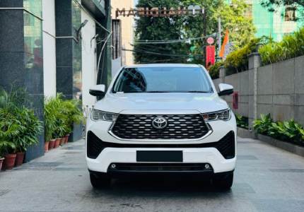 Innova Hycross Cabs