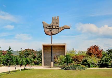 12-17-Seater & Luxury Traveller Rentals in Chandigarh